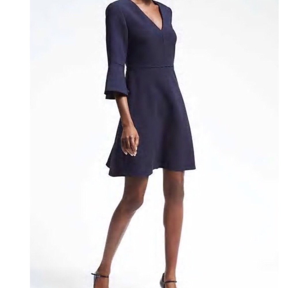 🛑SOLD🛑Banana Republic Flutter sleeve blue dress. - Picture 3 of 6